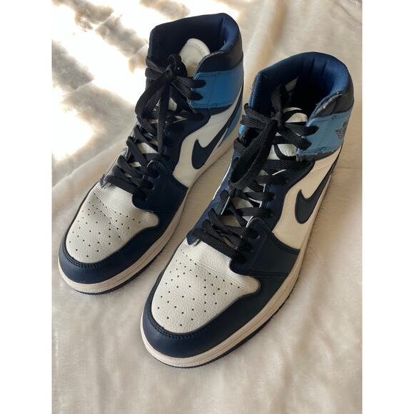Air Jordan 1 Retro High OG \'Obsidian\'- navy blue and baby blue. Size 10 US. main image 9